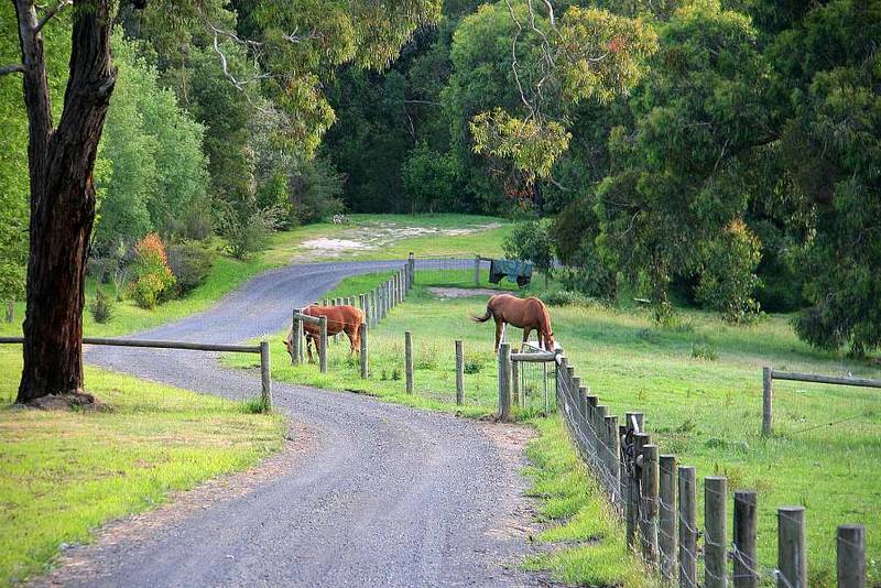 UNDER CONTRACT / UNDER OFFER 