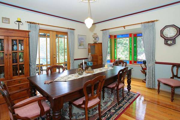 ALL THE CHARM OF YESTERYEAR Picture 3