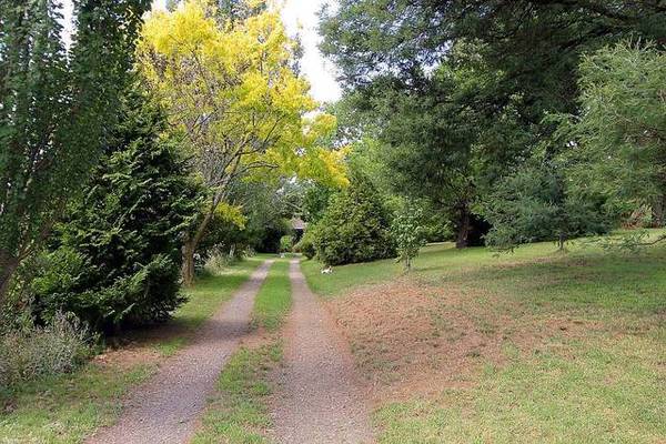 A 7.5 ACRE SANCTUARY OF SERENITY Picture 1