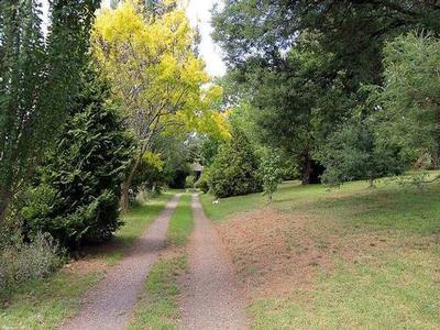 A 7.5 ACRE SANCTUARY OF SERENITY Picture