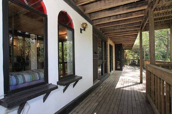 BIG DOUBLE STOREY FAMILY HOME Picture 1