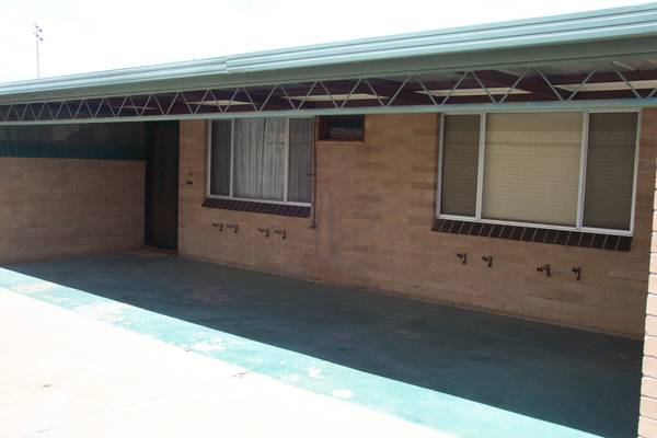 WALKING DISTANCE TO CBD Picture 1