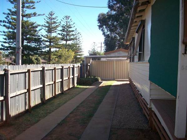 LOW MAINTENANCE FAMILY HOME Picture 2