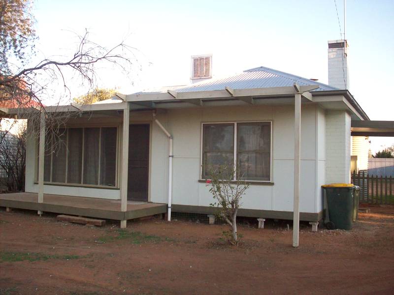 CONVENIENT MERBEIN LOCATION Picture 1