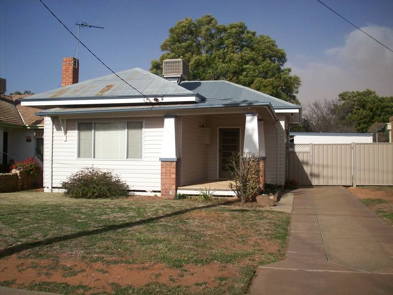 CHARACTER FILLED HOME Picture 1