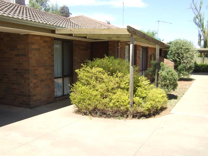 NEAT TWO BEDROOM UNIT Picture 2