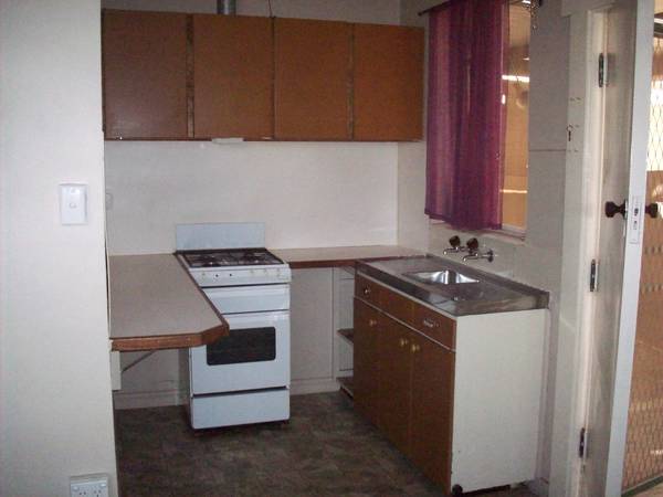 NEXT TO SCHOOLS AND SHOPS Picture 2