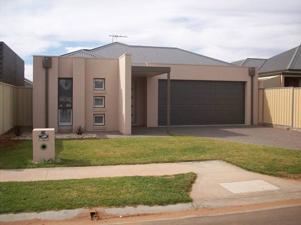 Modern Townhouse Picture 1