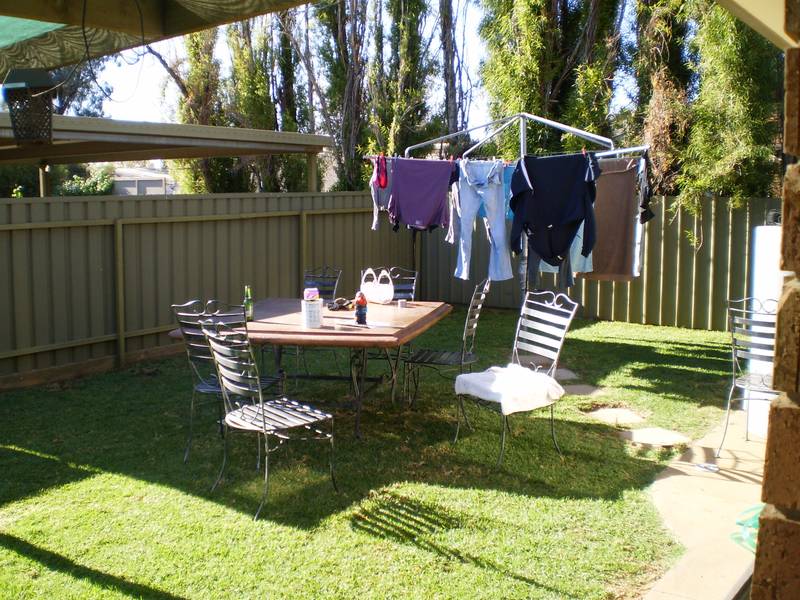 NEAT TWO BEDROOM UNIT Picture 3