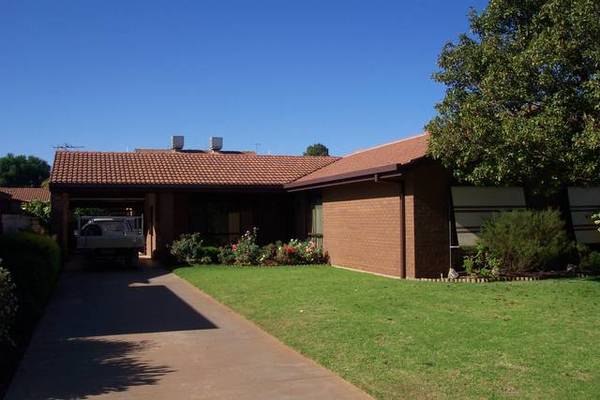 FAMILY HOME Picture 1