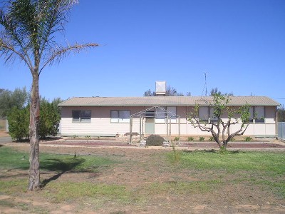 4 Bedrooms On 3 Acres Picture