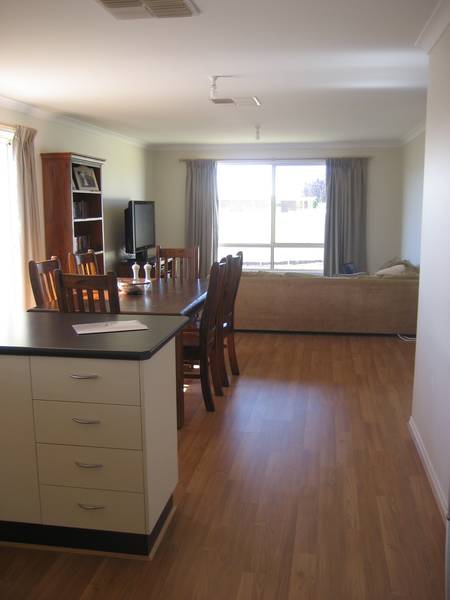 SENSATIONAL HOME WITH FAMILY SIZE BACKYARD Picture 2