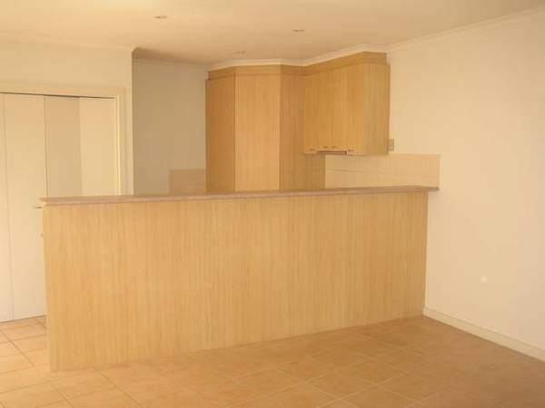 Stylish Inner City Townhouse Picture 3