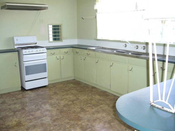 Spacious Home & Land Picture 2