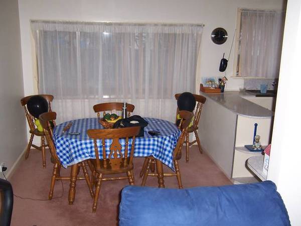 THREE BEDROOMS WITH A SHED Picture 3