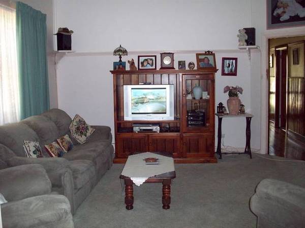 Charming Cottage / Great Location Picture