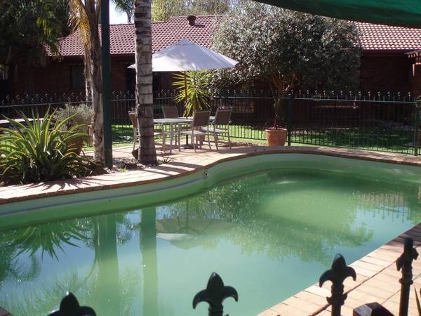 Country Estate Picture