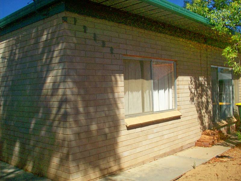 AFFORDABLE OPEN PLAN UNIT Picture 1