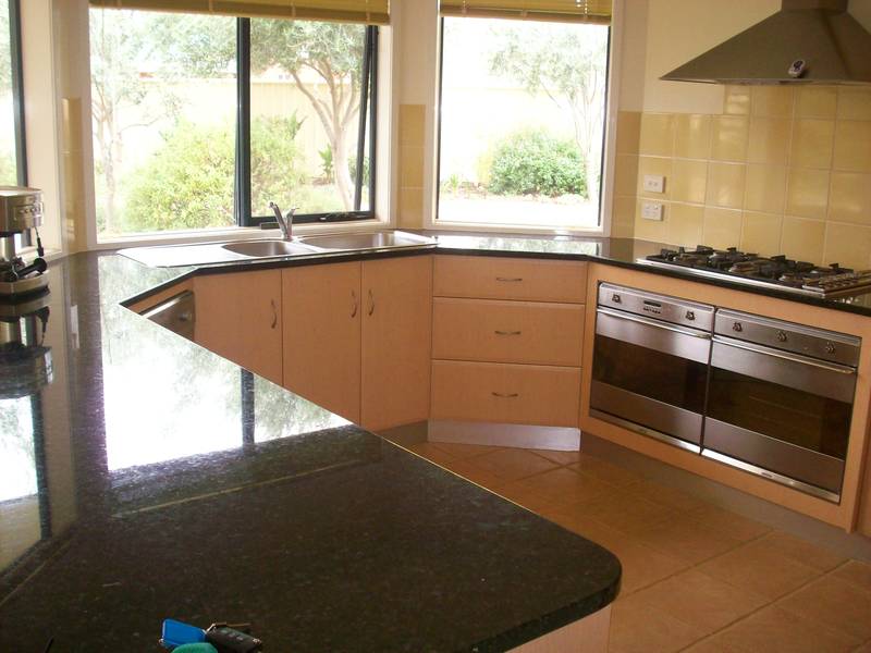 STUNNING EXECUTIVE HOME IN QUIET COURT LOCATION Picture