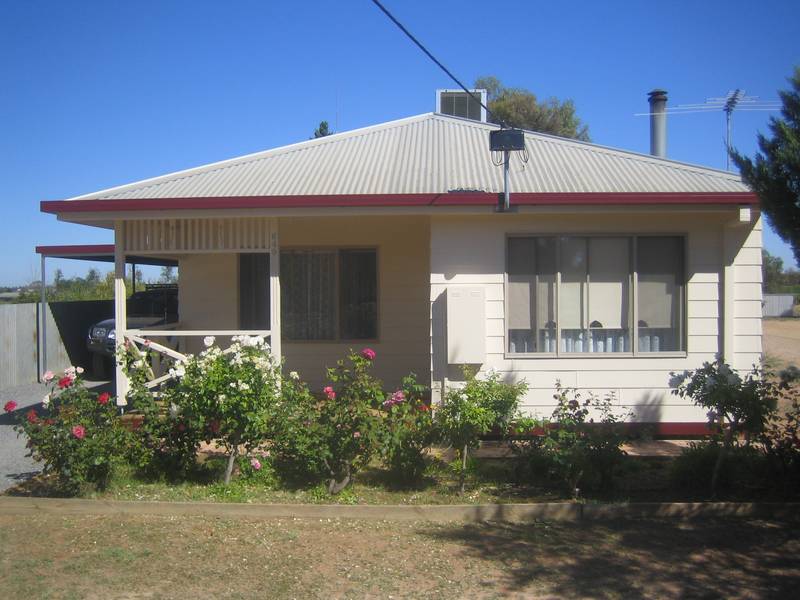 Charming Home, Tradesman Shed Picture 1