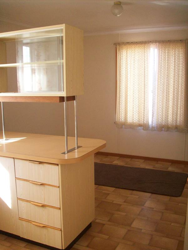 CLOSE TO TOWN Picture