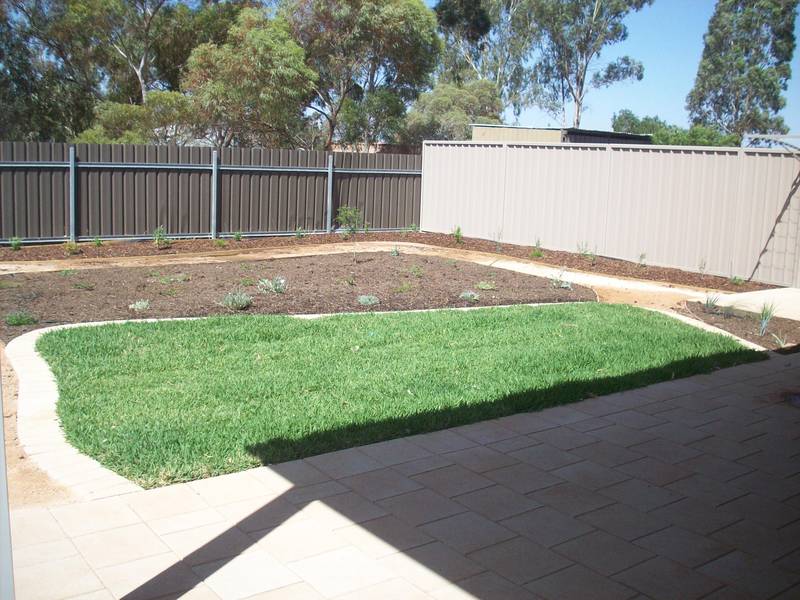 BEAUTIFUL NEW HOME IN NEW ESTATE Picture