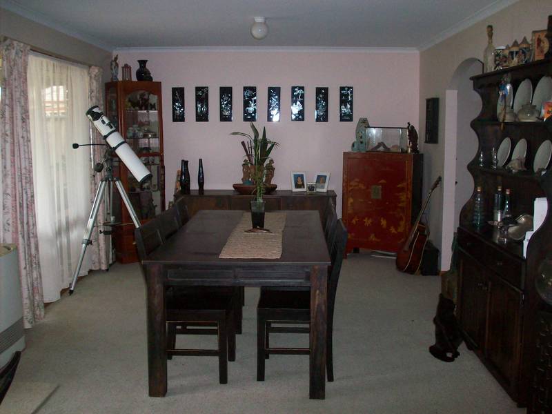 Close to Deakin avenue Picture