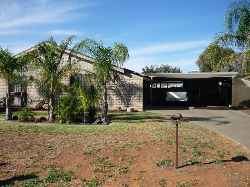 Walk To The Shops Picture 1