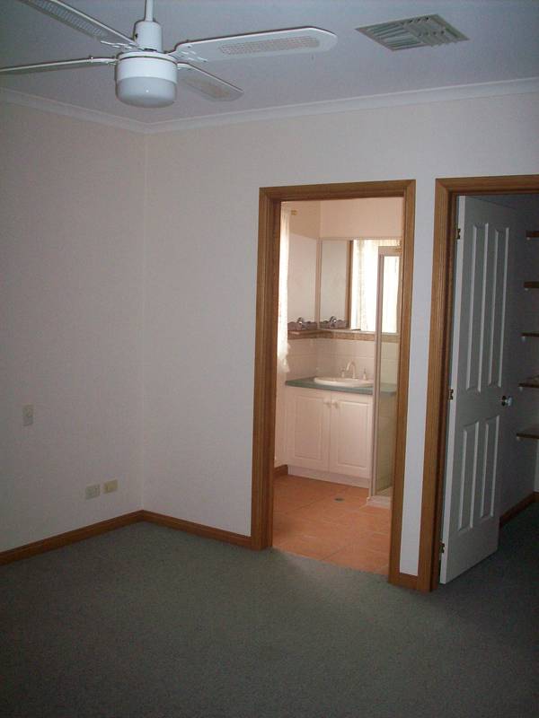 COURT LOCATION, BEAUTIFUL HOME Picture 2