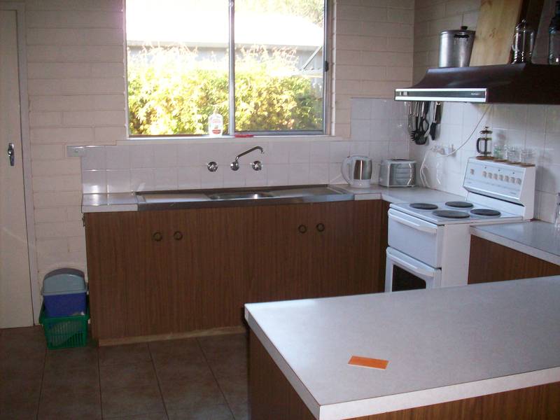 STYLISH AND FUNKY UNIT CLOSE TO TOWN Picture