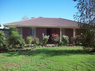 4 Bedder In Great Location Picture 4 Bedder In Great Location Picture