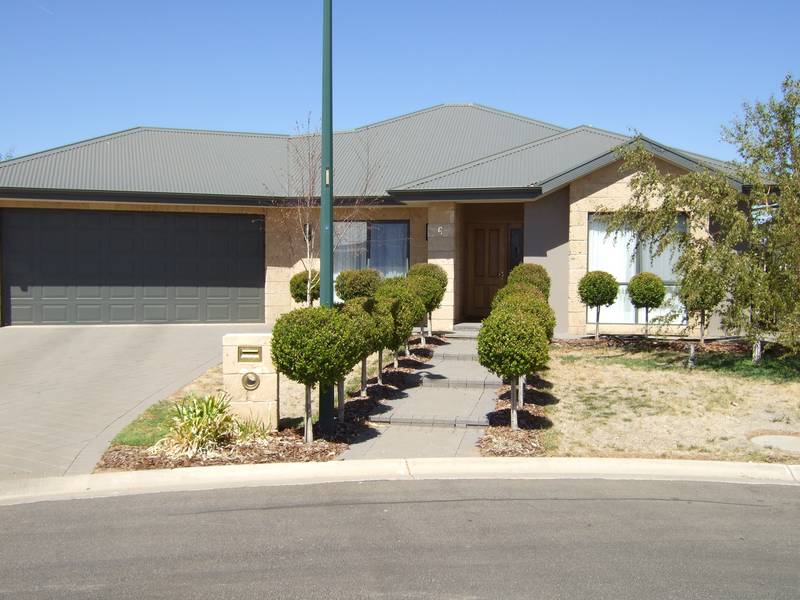 Huge In Hugo Picture 1