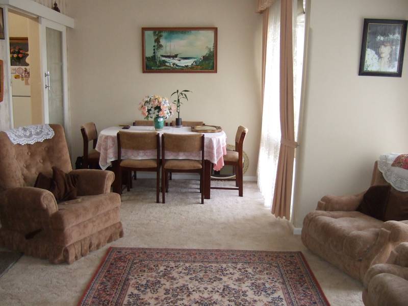 Generous Family Home Picture 3