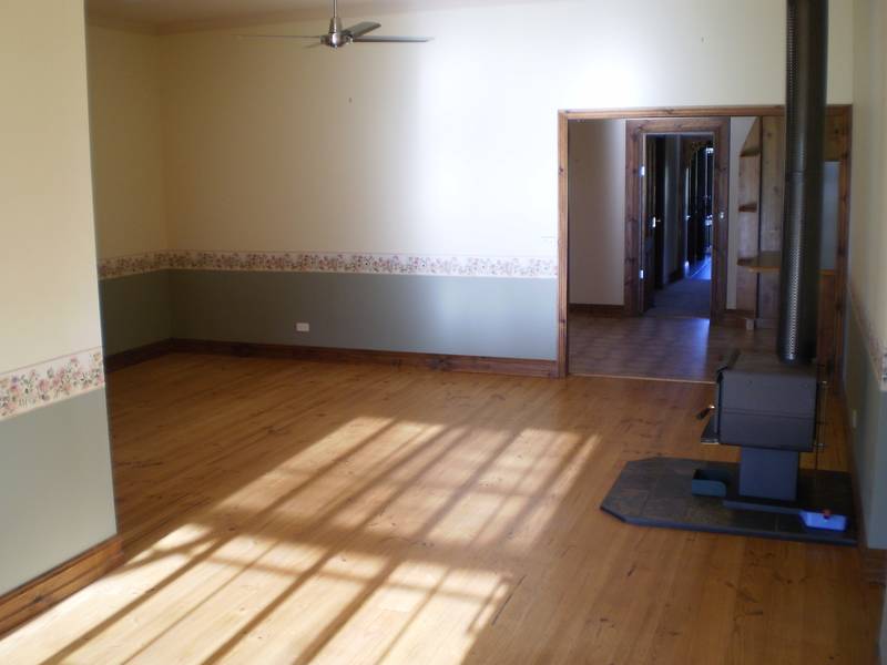 FAMILY PARADISE Picture