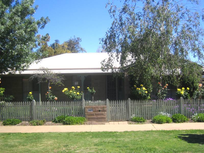 Warm & Inviting Picture 1