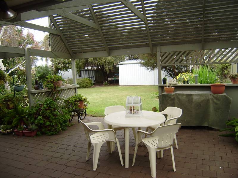 Warm & Inviting Picture 3