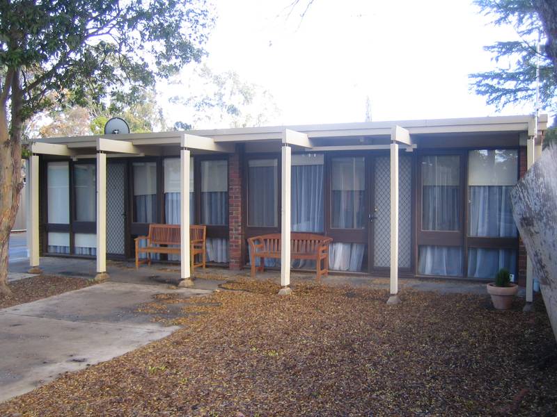 Three One Bedroom Units Picture 2