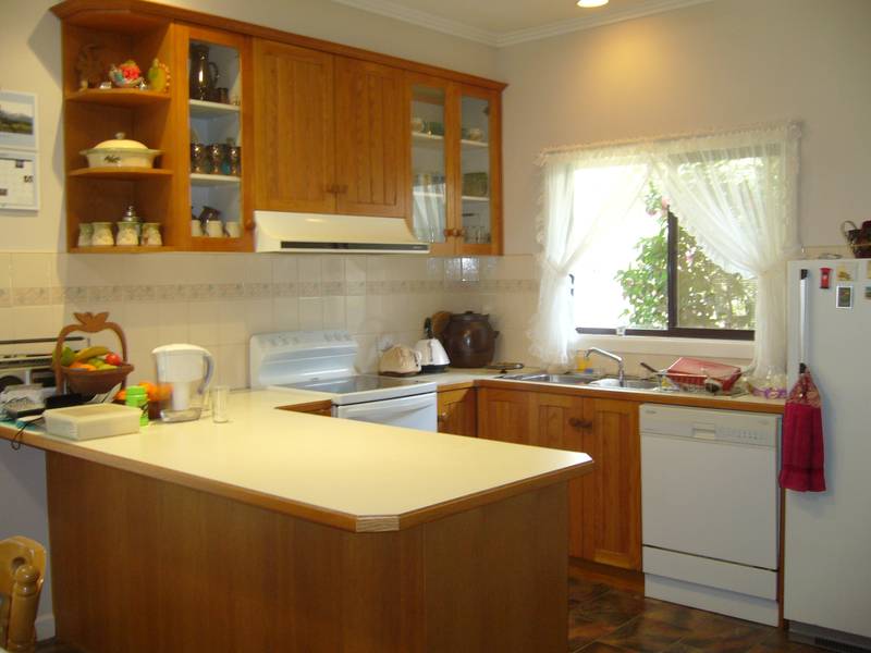 Neighbours Don't Miss This!!! Picture 2