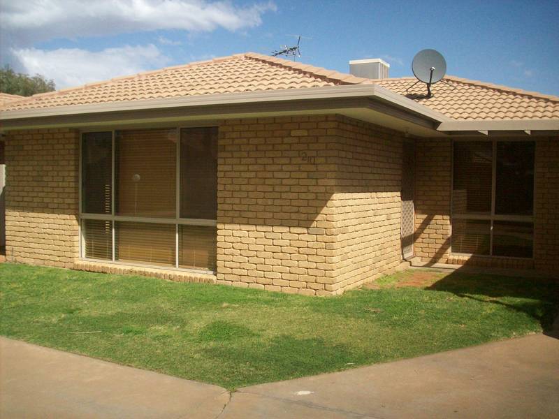 PRIVATE UNIT CLOSE TO CBD Picture 1