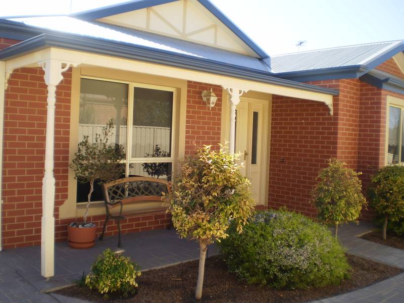 Executive Townhouse Picture 1