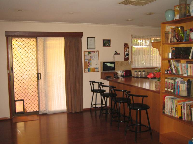 Quiet Location Near River Picture 3