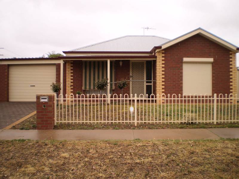 It's Huge Inside! Picture 1