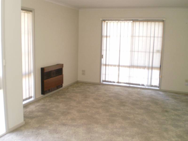 Tidy Unit In Quiet Street Picture 3