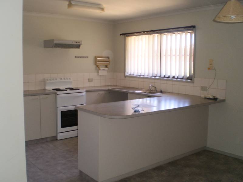 Tidy Unit In Quiet Street Picture 2