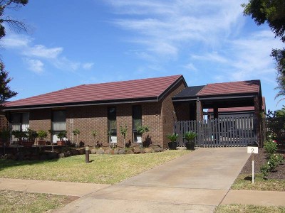 Nice House - Quiet Street Picture Nice House - Quiet Street Picture