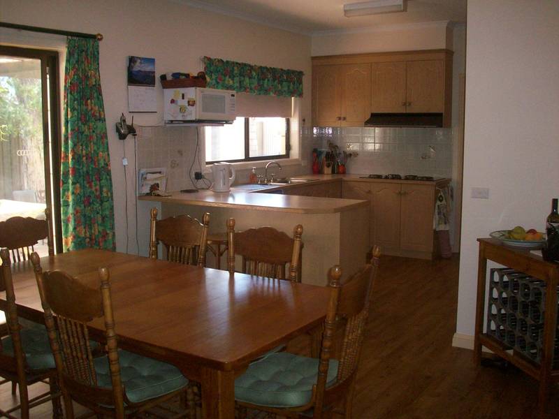 EVERYTHING AT YOUR FINGERTIPS Picture 3