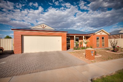 Great Value Family Home Picture Great Value Family Home Picture