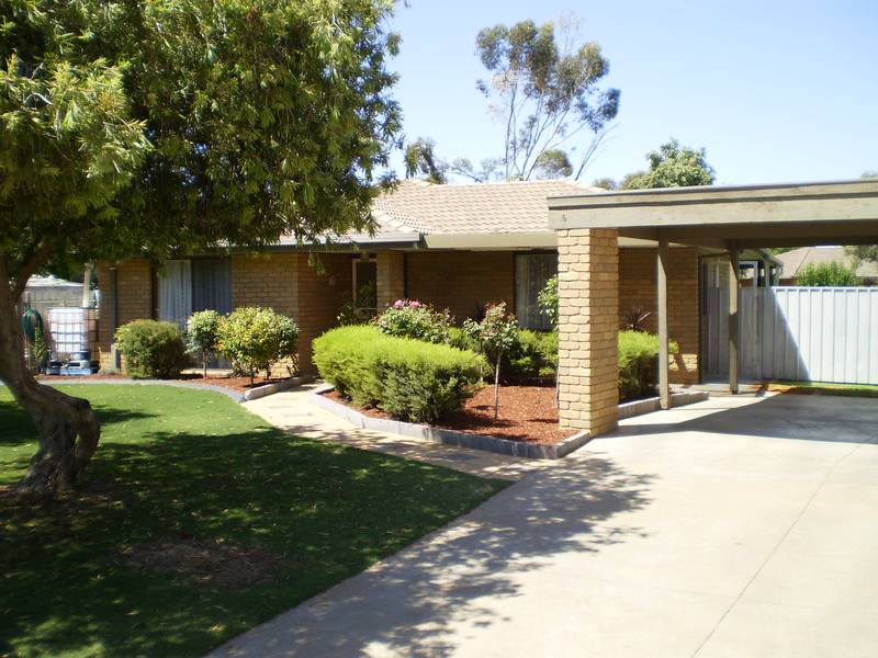 Neat West Side Family Home Picture 1