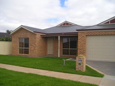 Near New Spacious Home Picture