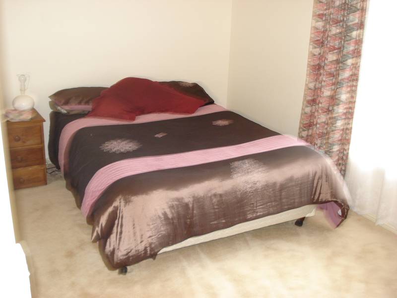 3 bedroom plus outside rumpus Picture 3